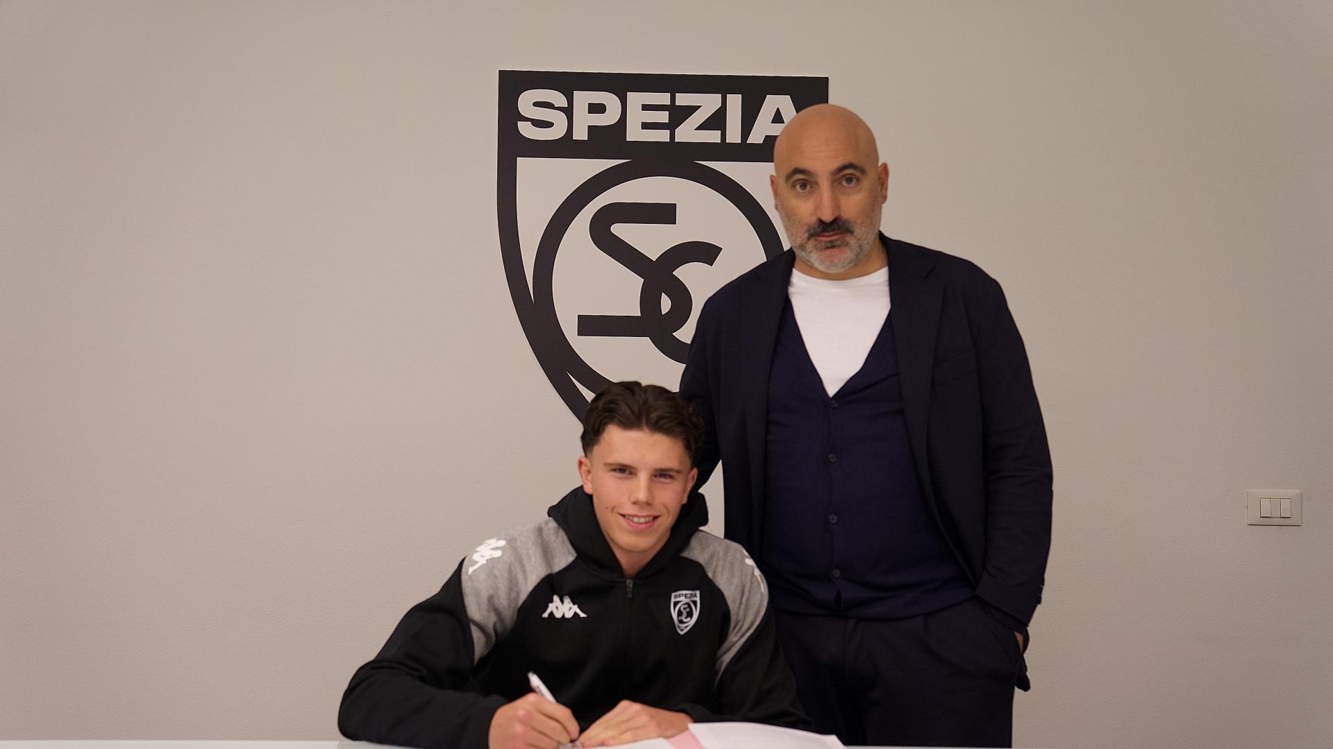 开云体育app-官方：罗马19岁中场罗马诺租借加盟意乙斯佩齐亚